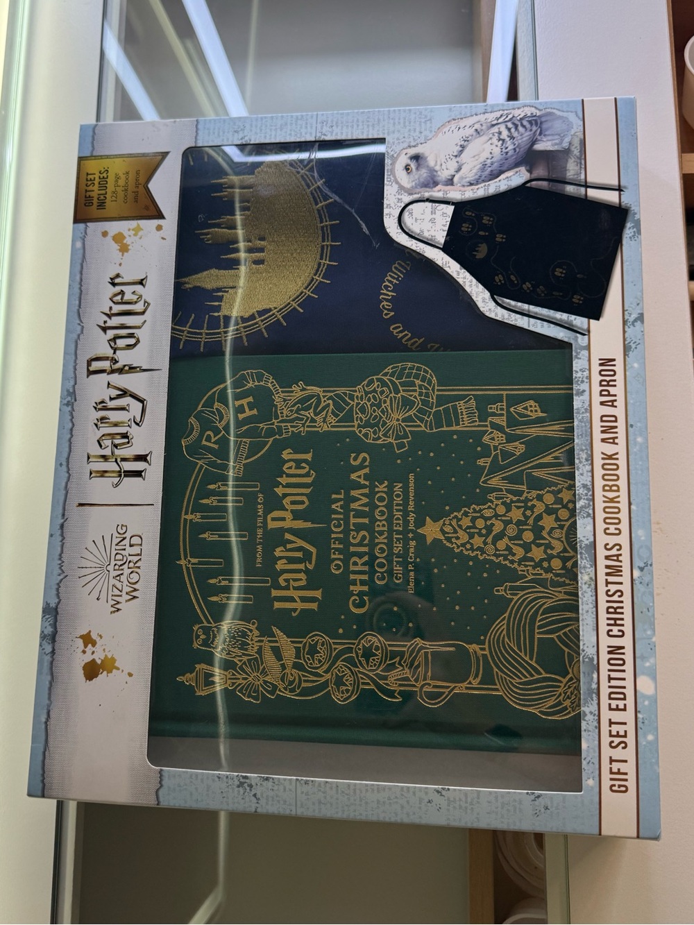 Harry Potter Christmas Cookbook + Apron Gift Set Boxed New